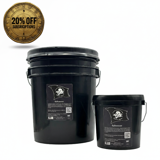 Two black buckets with a skull-and-crossbones label on a white background, featuring a promotional badge for 20% off subscriptions. Avast Marine Original Kalk Hero Image